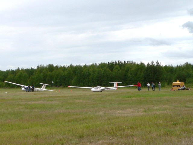 Kj�r inn, kj�r inn, kj�r inn...