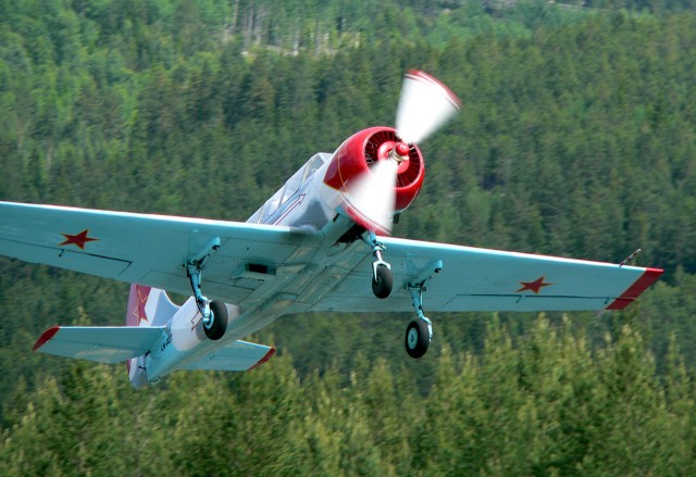 LN-ACT tar av p� ENFY bane 19. 