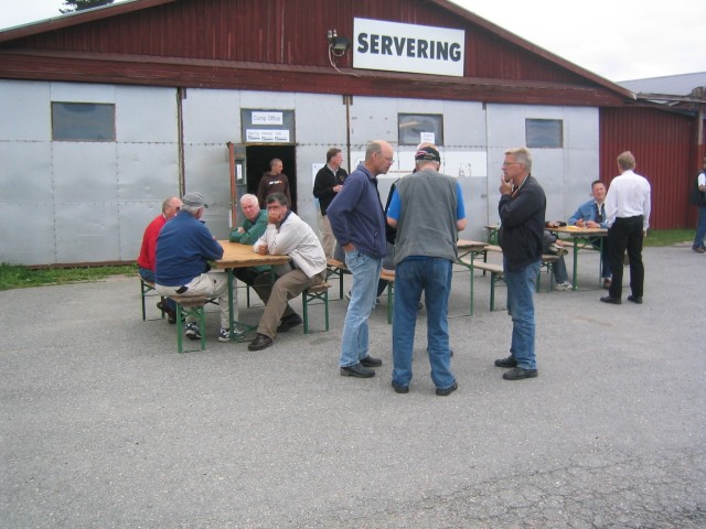 Man venter - ikke p� Godot men p� grid �pning