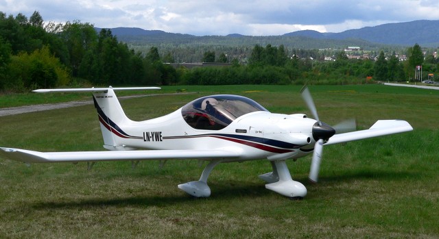 LN-YWE klar til aller f�rste takeoff. 